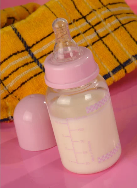 Mleka dla dzieci — Zdjęcie stockowe
