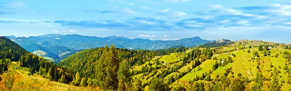 Panoramik dağ manzarası — Stok fotoğraf