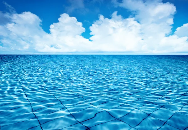 Endless pool — Stock Photo, Image