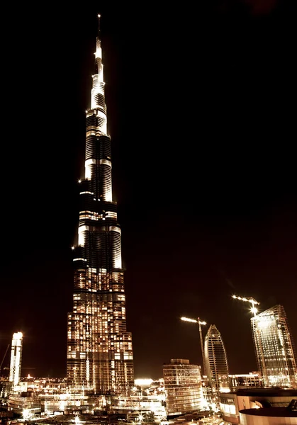 Dubai centro da cidade à noite — Fotografia de Stock