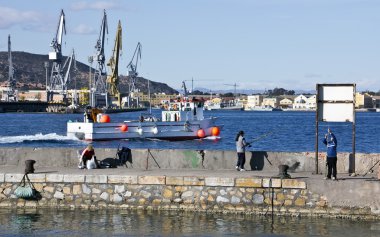 sonra onları yelkenli tekne anglers