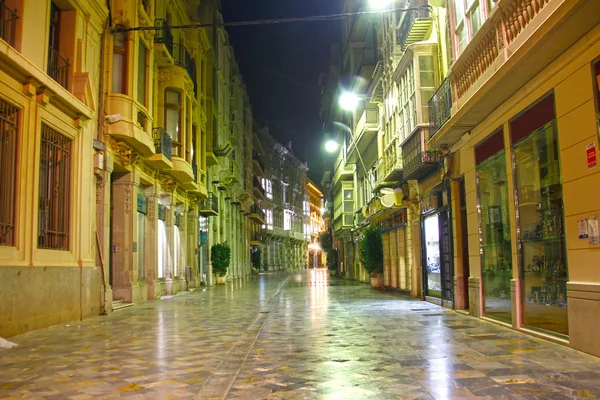 Δρόμους της τη νύχτα με το φωτισμό, την Ισπανία, την πόλη της Καρταχένα — Φωτογραφία Αρχείου