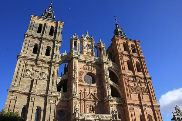 Λεπτομέρειες του διάσημου καθολικού καθεδρικού ναού σε astorga, Ισπανία — Φωτογραφία Αρχείου