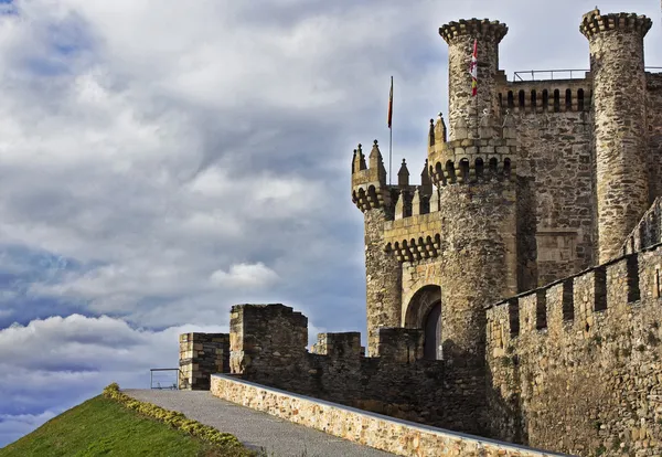 Średniowieczny zamek Templariuszy w 1178 roku w ponferrada, Hiszpania — Zdjęcie stockowe