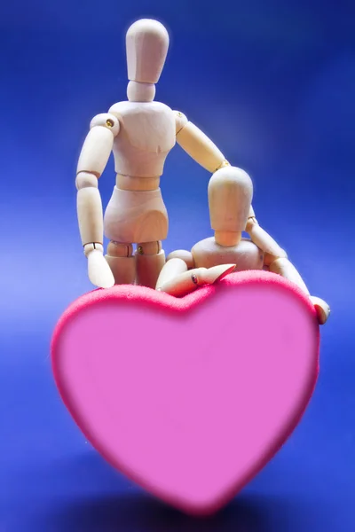 Paar uiting te geven aan zijn liefde poppen — Stockfoto