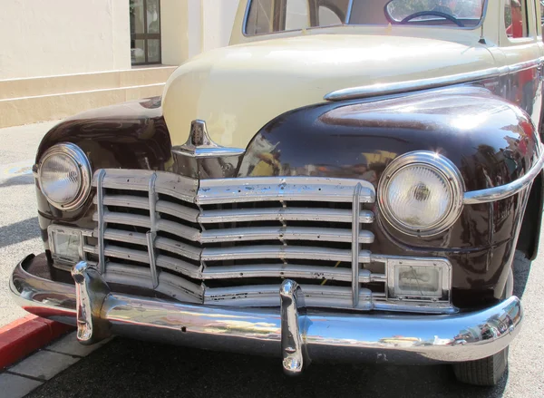 Vecchia auto d'epoca tipica degli Stati Uniti . — Foto Stock