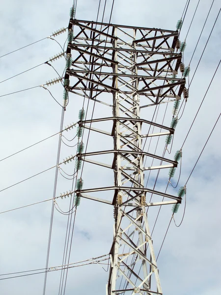 Tårn med strømledning – stockfoto
