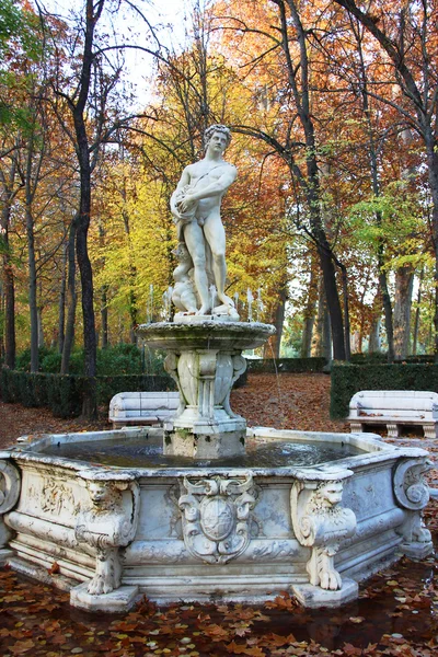 Ornamental fountains of the Palace of Aranjuez, Spain — Stock Photo, Image
