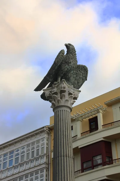 Um monumento de águia — Fotografia de Stock