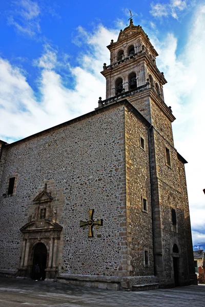 教会在 ponferrada，西班牙的城市 — 图库照片