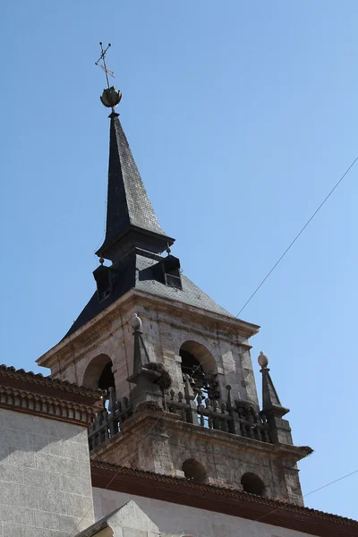 阿尔卡拉德埃纳雷斯教堂西班牙 — 图库照片