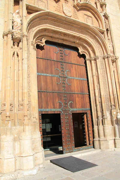 大教堂的入口 — 图库照片