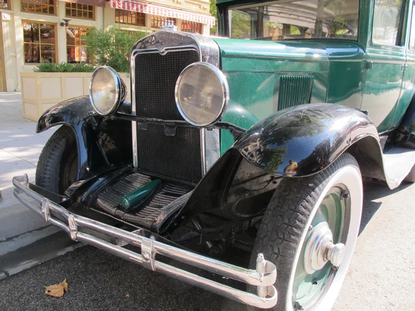 Antiguo coche de época típico de los EE.UU. . —  Fotos de Stock