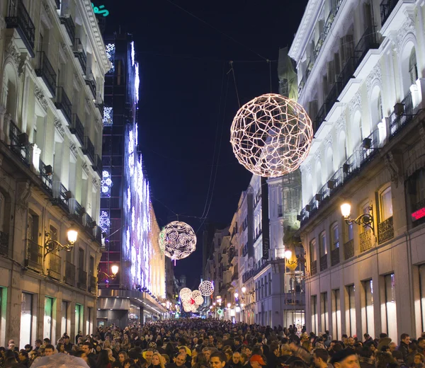 Madrid - joulukuu 22: Jouluilmapiiri kaduilla joulukuu 22 , — kuvapankkivalokuva