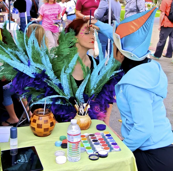 Face Painting by Cirque du Soleil at Ghirardelli Square chocolate festival — Stock Photo, Image