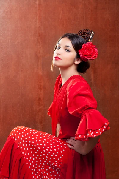 빨간 장미와 함께 플 라 멩 코 댄서 스페인 여자 집시 — 스톡 사진