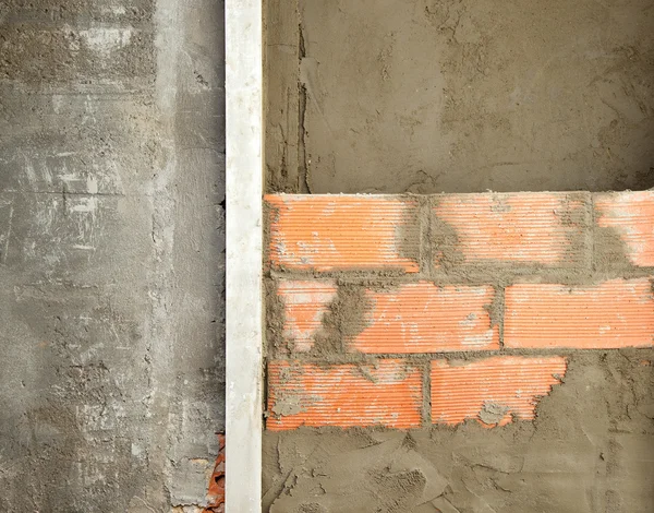 Ziegelmauerbau und Mörtelzementputz — Stockfoto