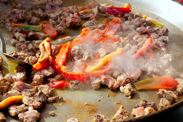 西班牙第一步骤烹饪大盘的肉菜饭 — 图库照片
