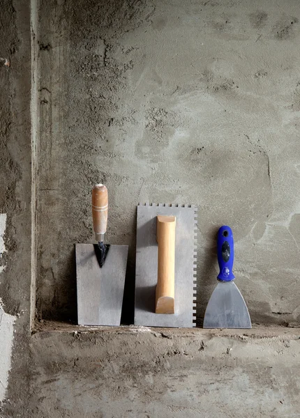 Будівельні інструменти з нержавіючої сталі та шпатель — стокове фото