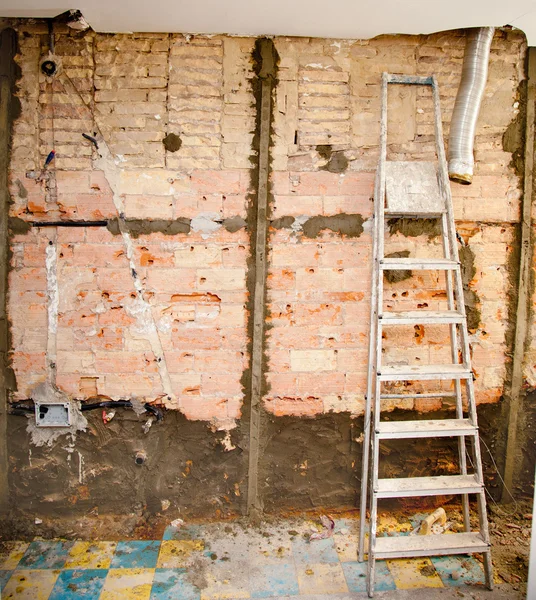Demolition debris in kitchen interior construction — Stock Photo, Image