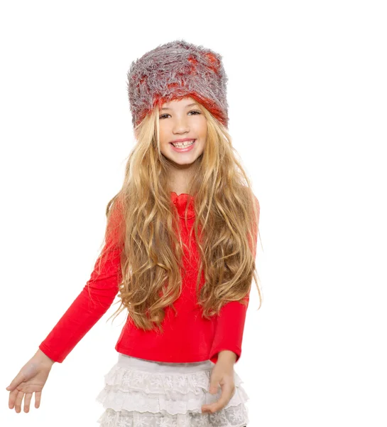 Kid meisje winter dansen met rode shirt en bont hoed — Stockfoto