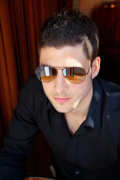 Handsome young man portrait with sunglasses — Stock Photo, Image