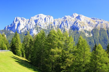 dolomites içinde yatay