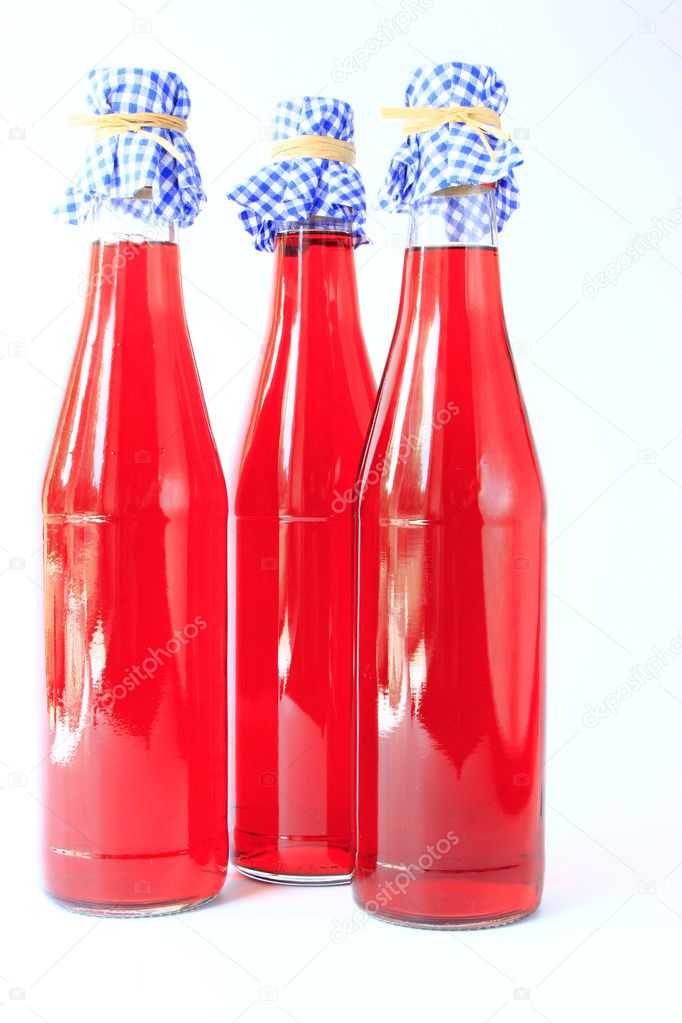 Fruit wine made from red currants