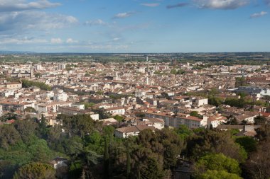 nimes şehir Fransa'nın havadan görünümü