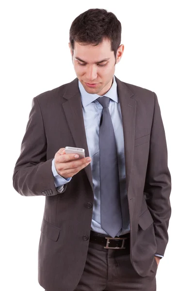 Bir cep telefonu kullanarak bir genç beyaz iş adamı portresi — Stok fotoğraf