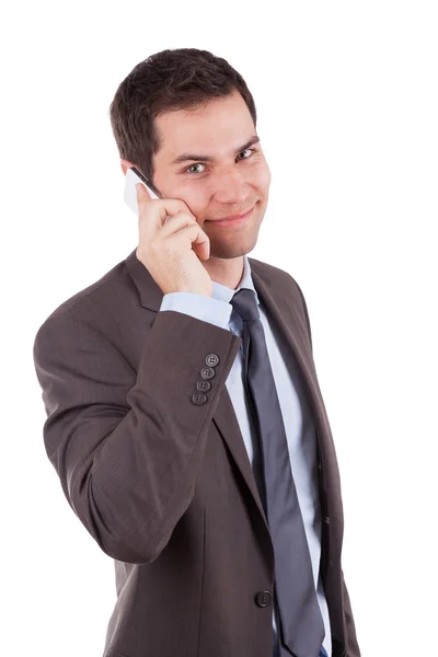Portret van een jonge Kaukasische zakenman met behulp van een mobiele telefoon — Stockfoto