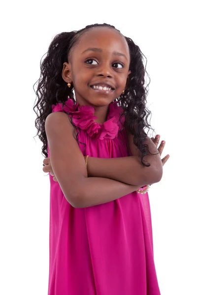 Маленькая африканская девочка со сложенными руками — стоковое фото