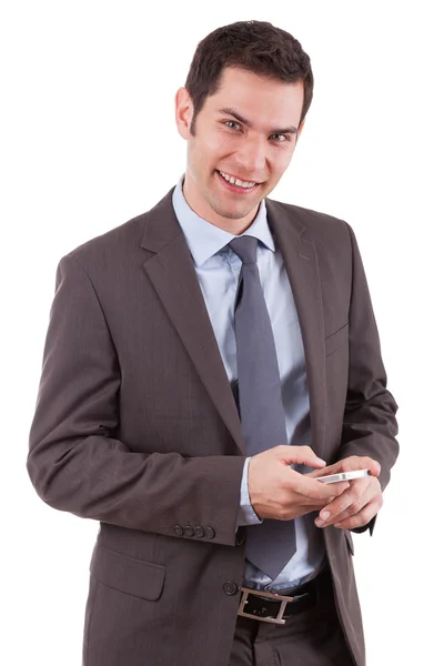 Porträt eines jungen kaukasischen Geschäftsmannes mit einem Mobiltelefon — Stockfoto