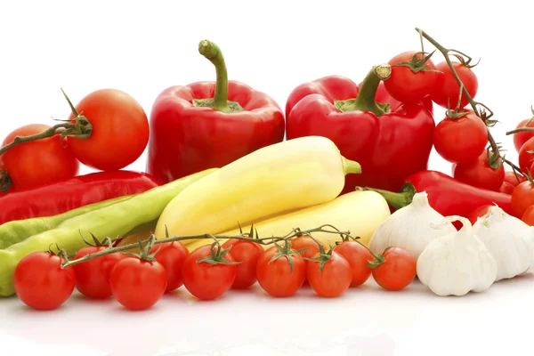 Färgglada grönsaker arrangemang — Stockfoto