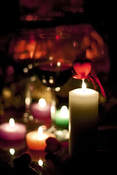 Свечи и романтика — стоковое фото