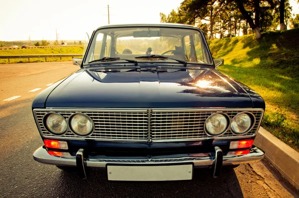 Stary radziecki samochód — Zdjęcie stockowe