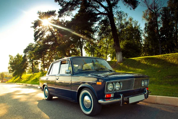 Altes sowjetisches Auto — Stockfoto