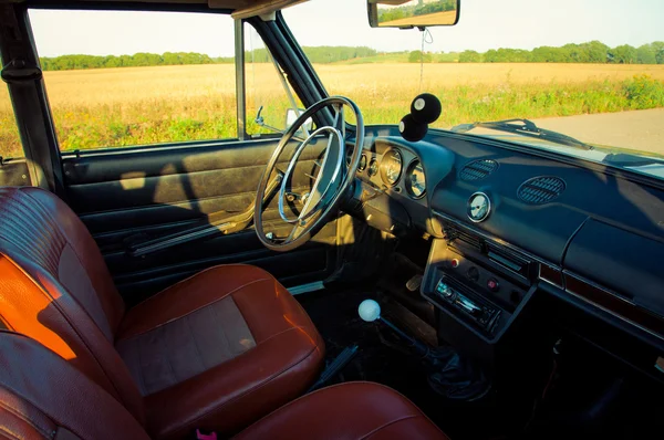Salon stary radziecki samochód — Zdjęcie stockowe
