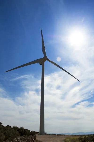 Moinhos de vento geradores de energia — Fotografia de Stock
