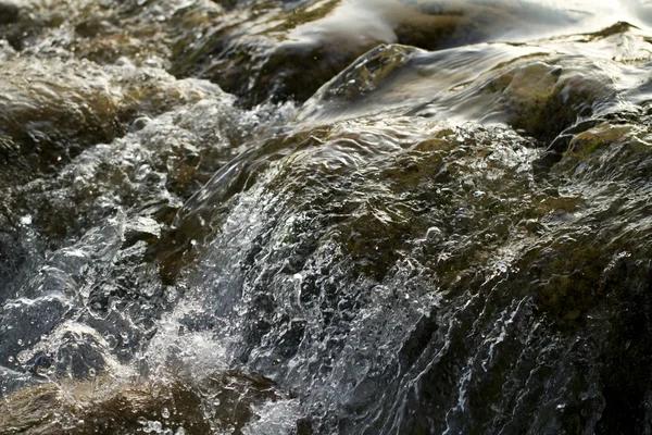 Schnell fließendes Wasser — Stockfoto