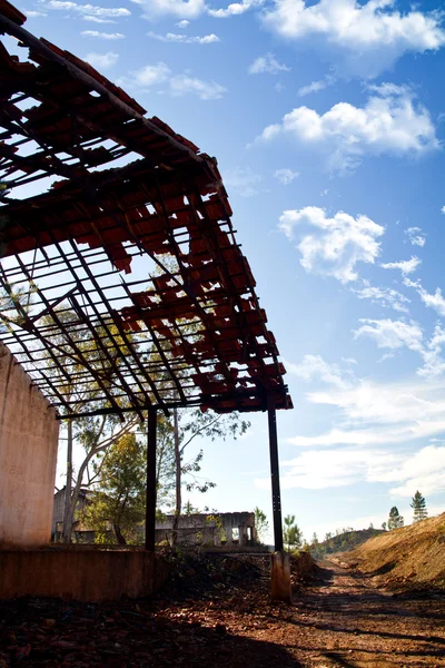 Instalación minera industrial abandonada — Foto de Stock