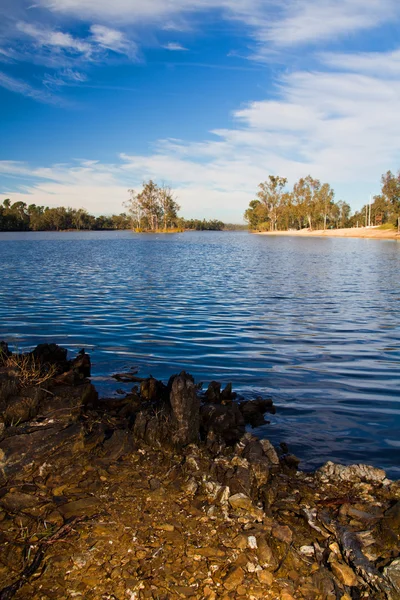 Hermoso lago sereno — Foto de Stock