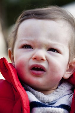 genç çocuk üzerinde bir kent Parkı