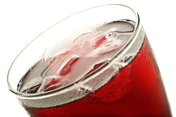 Закрыть стакан красного фруктового сока — стоковое фото