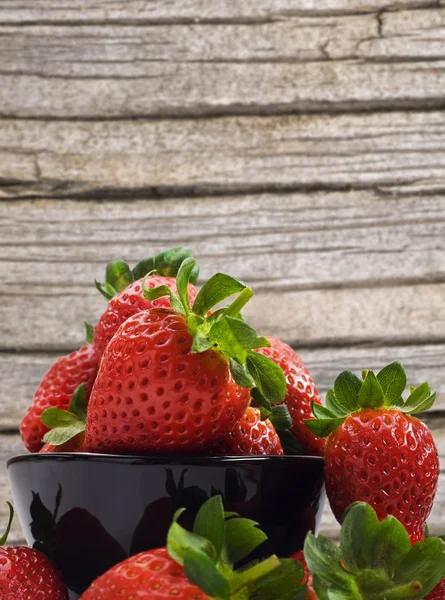 Fresh healthy strawberries for a healthy diet — Stock Photo, Image