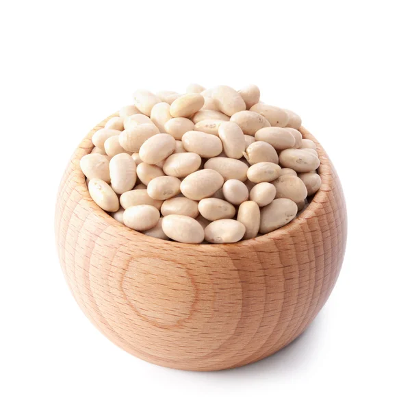 Dřevěná mísa plná malých fazolí izolovaných na bílém — Stock fotografie