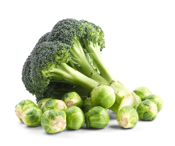 Fresh broccoli and brussels sprouts isolated on a white — Stock Photo, Image