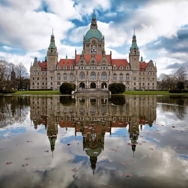 Het nieuwe stadhuis stad Hannover — Stockfoto
