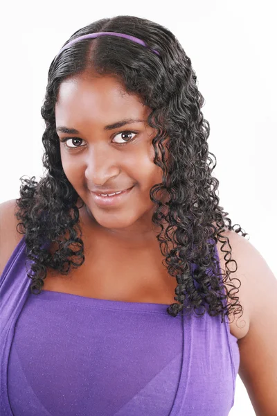 Rostro de una hermosa adolescente africana caribeña, aislada . —  Fotos de Stock