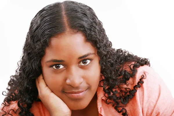 Na białym tle portret piękne czarne nastoletnie dziewczyny — Zdjęcie stockowe